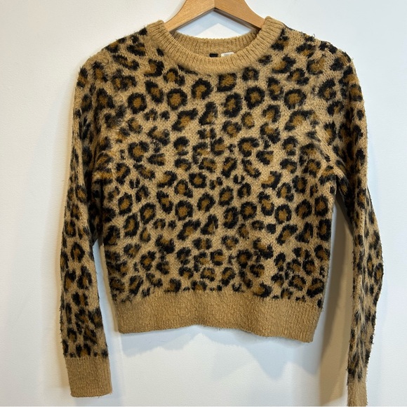 H&M BRUSHED JACQUARD-KNIT LEOPARD PRINT CREWNECK SWEATER TAN BROWN - Picture 2 of 6